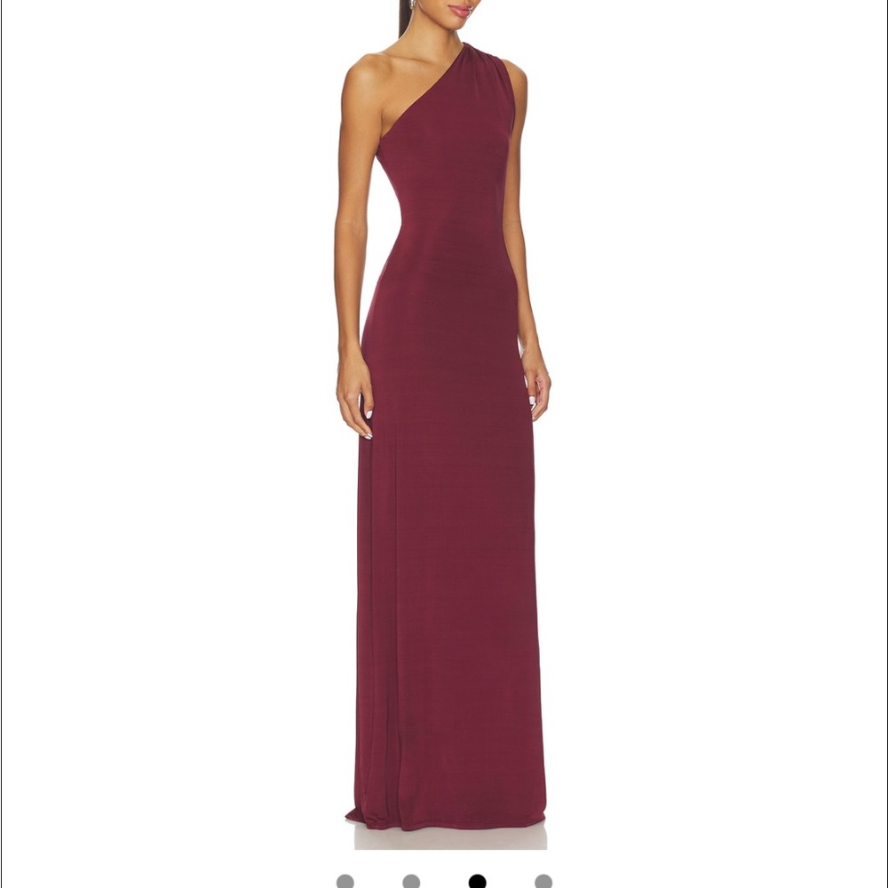 Lovers and Friends Elizabeth Gown in Wine